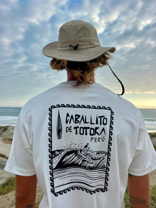 Caballito de Totora x Koa Prato